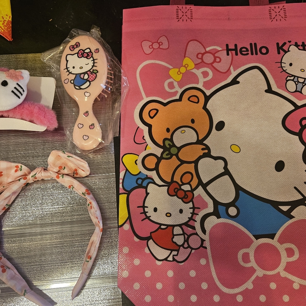Hello Kitty Pink Accessory Gift Set with Tote, Headbands & Key Charm 💓Bundle